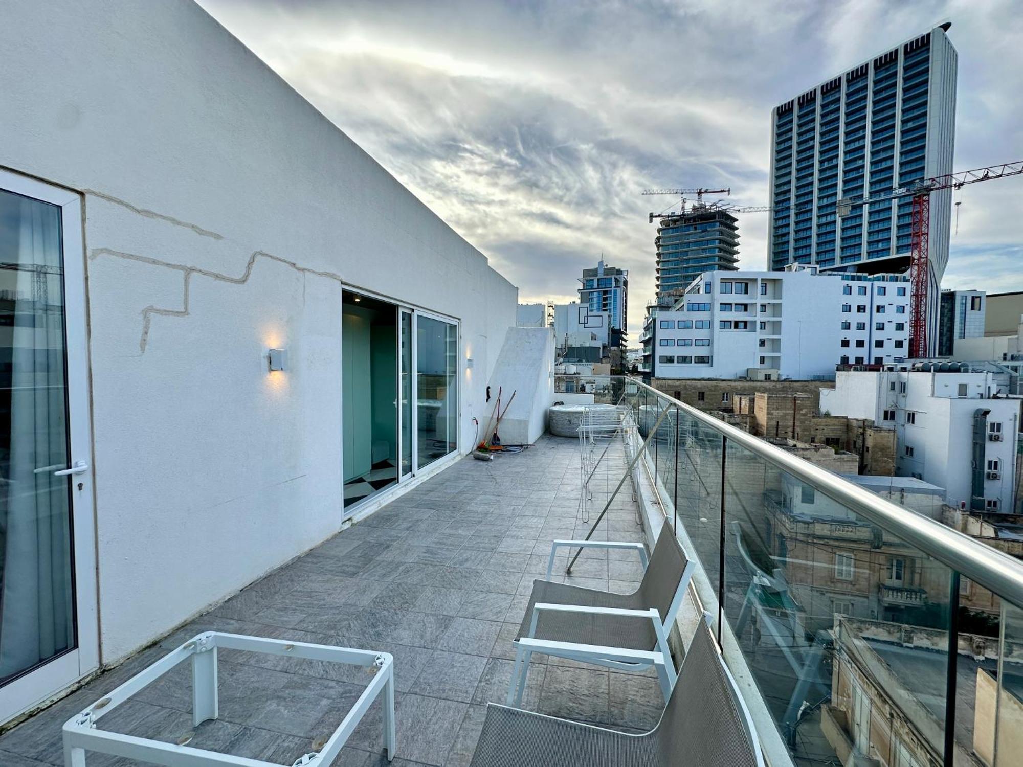 Paceville Sea View Penthouse With Jacuzzi! San Ġiljan Extérieur photo